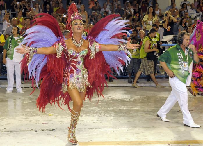 Luiza Brunet-rainha de bateria-Imperatriz Leopoldinense