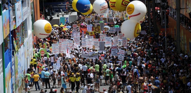 Os blocos de rua não param no Carnaval de Salvador; cidade já registra mais de 200 cirurgias de faces, mandíbula e nariz