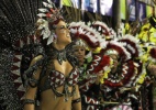 Mangueira desfila no segundo dia de Carnaval no Rio