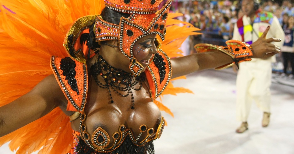 Salgueiro Desfila No Segundo Dia De Carnaval No Rio Fot