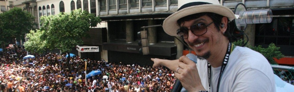 RIO DE JANEIRO: Monobloco encerra Carnaval arrastando multidão pelo Centro. (Foto: Zulmair Rocha/UOL)