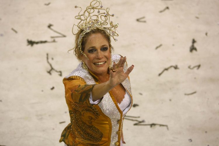 A atriz Susana Vieira desfila com a Grande Rio na Sapucaí (07/03/2011)