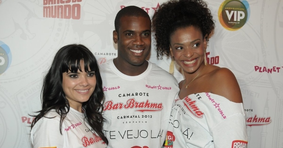 Os atores Vanessa Giácomo, Rafael Zulu e Valquíria Ribeiro compareceram à estreia do Happy Hour pré-Carnaval do Camarote Bar Brahma, em São Paulo. A estreia ocorreu na quarta-feira (18/01/12).
