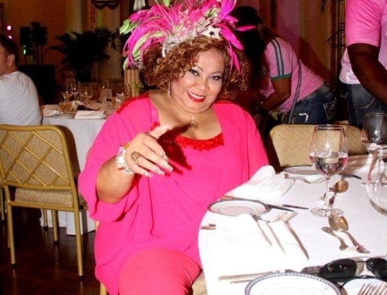 A cantora Alcione participou de feijoada da Mangueira (12/2/12) no Copacabana Palace, no Rio de Janeiro