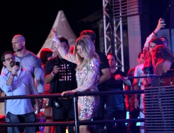 A cantora Fergie, do The Black Eyed Peas, cantou por cerca de uma hora os principais sucessos do grupo americano e também hits da carreira solo. Ela foi acompanhada pelos DJs franceses Mitch LJ e Jack-E no Carnaval Eletrônico do Stage Music Park, em Florianópolis. Essa foi a primeira vez que Fergie se apresentou sem os companheiros de banda no Brasil (17/2/12)