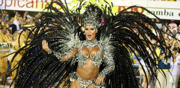 Rainha da bateria, Gracyanne Barbosa desfila pela Unidos da Tijuca, campeã do Carnaval (26/2/2012) - Marcelo de Jesus/UOL